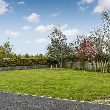 Holiday home Brookside House *
