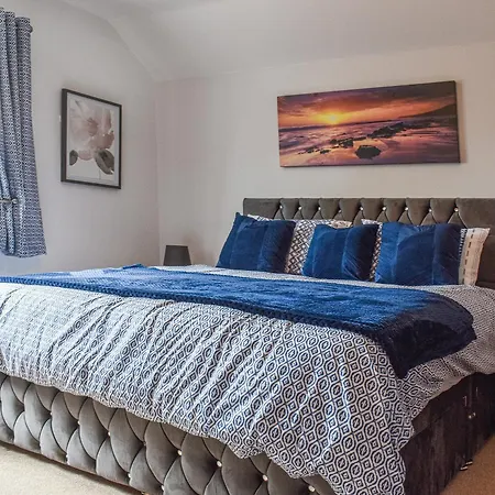 Holiday home Brookside House